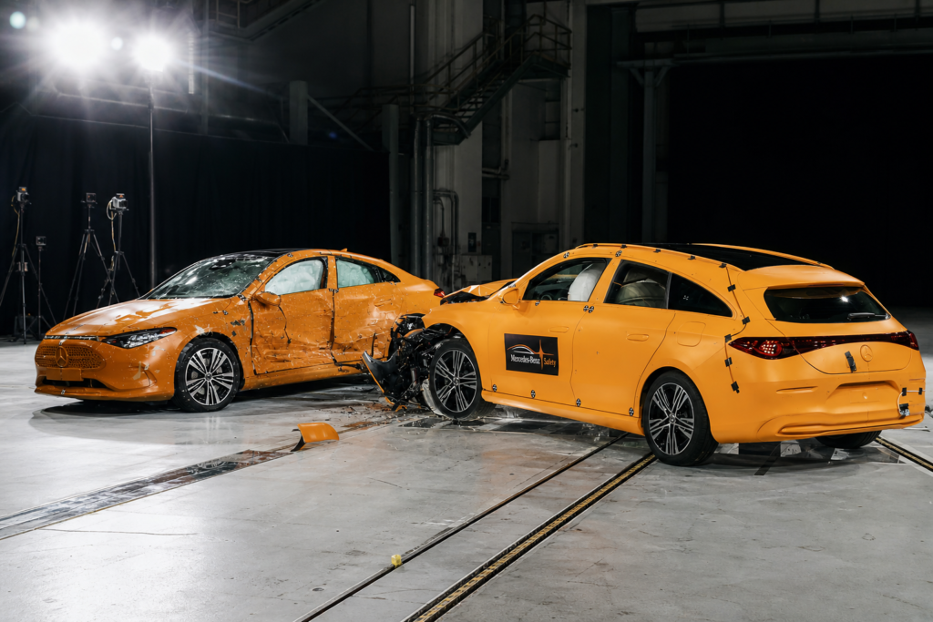 „Mercedes-Benz“ bandė hibridinį „CLA Shooting Brake“ ir elektrinį CLA – ką stebėjo?